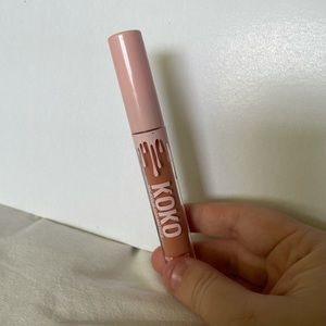 Kylie Cosmetics Matte Lipstick in Handbag Ho